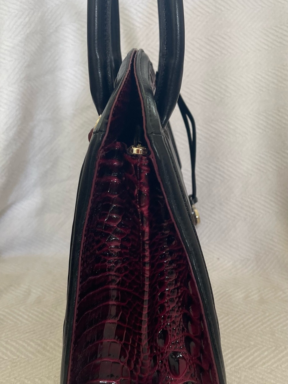 Brahmin Rosetta Cherry Towers Lacquer, NWT, crossbody strap included - Picture 3 of 6